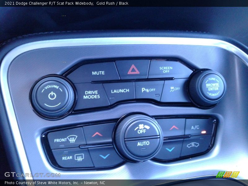 Controls of 2021 Challenger R/T Scat Pack Widebody