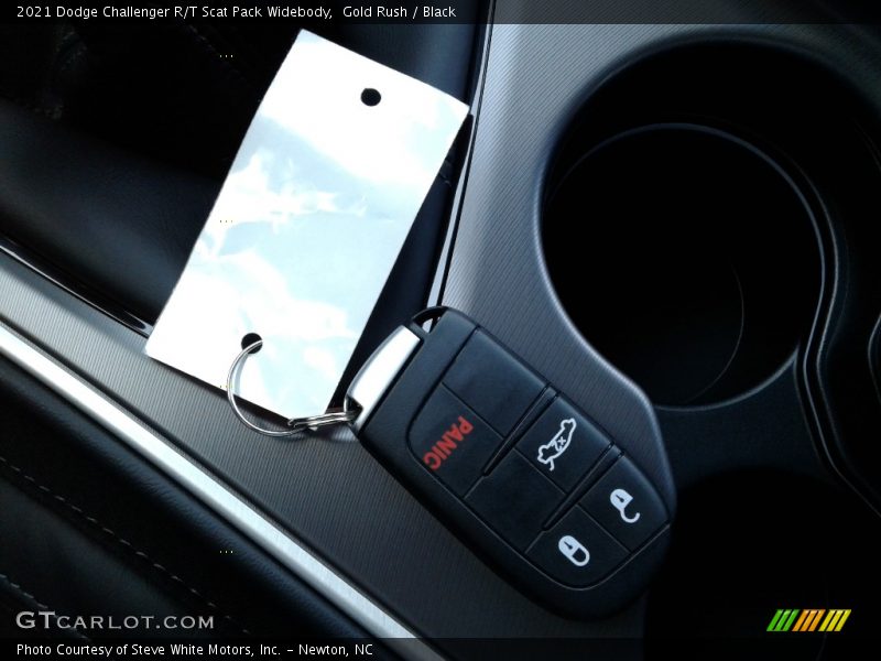 Gold Rush / Black 2021 Dodge Challenger R/T Scat Pack Widebody