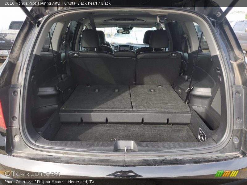  2016 Pilot Touring AWD Trunk