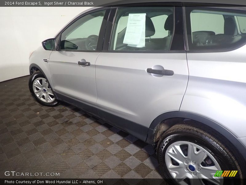 Ingot Silver / Charcoal Black 2014 Ford Escape S