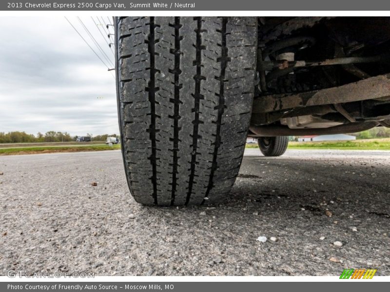 Summit White / Neutral 2013 Chevrolet Express 2500 Cargo Van