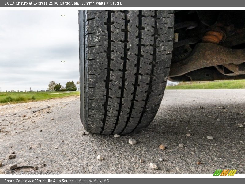 Summit White / Neutral 2013 Chevrolet Express 2500 Cargo Van