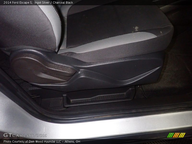 Ingot Silver / Charcoal Black 2014 Ford Escape S