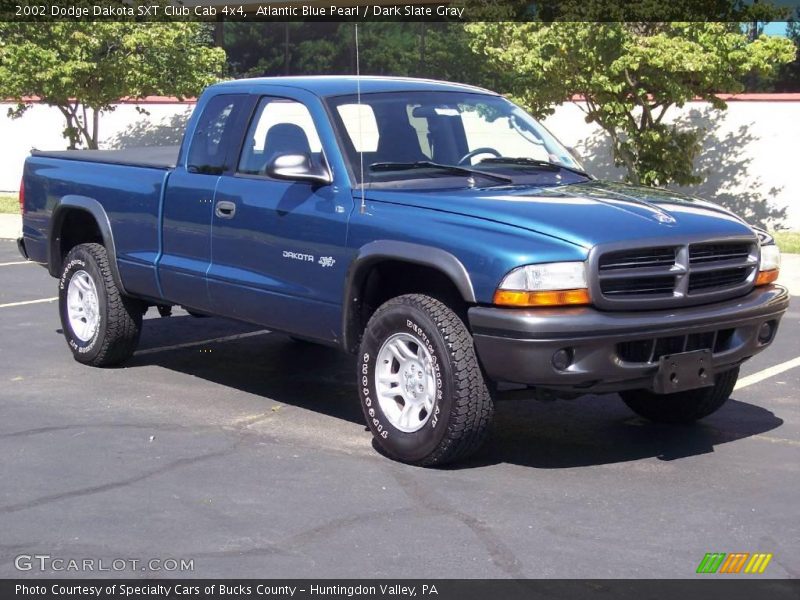 Atlantic Blue Pearl / Dark Slate Gray 2002 Dodge Dakota SXT Club Cab 4x4