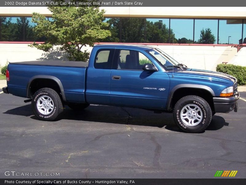 Atlantic Blue Pearl / Dark Slate Gray 2002 Dodge Dakota SXT Club Cab 4x4