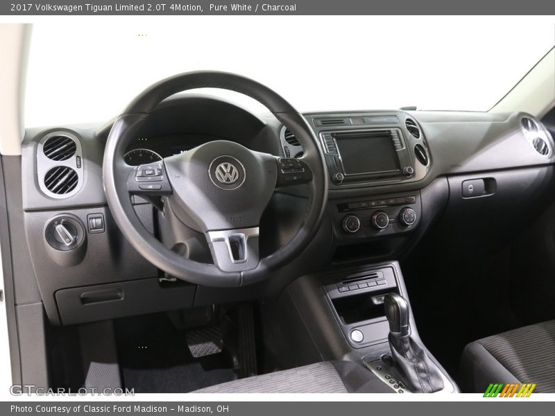 Dashboard of 2017 Tiguan Limited 2.0T 4Motion