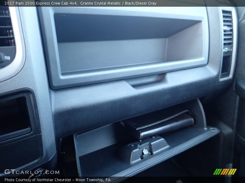 Granite Crystal Metallic / Black/Diesel Gray 2017 Ram 1500 Express Crew Cab 4x4