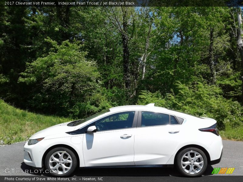 Iridescent Pearl Tricoat / Jet Black/Jet Black 2017 Chevrolet Volt Premier