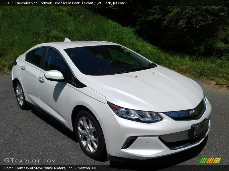 Iridescent Pearl Tricoat / Jet Black/Jet Black 2017 Chevrolet Volt Premier