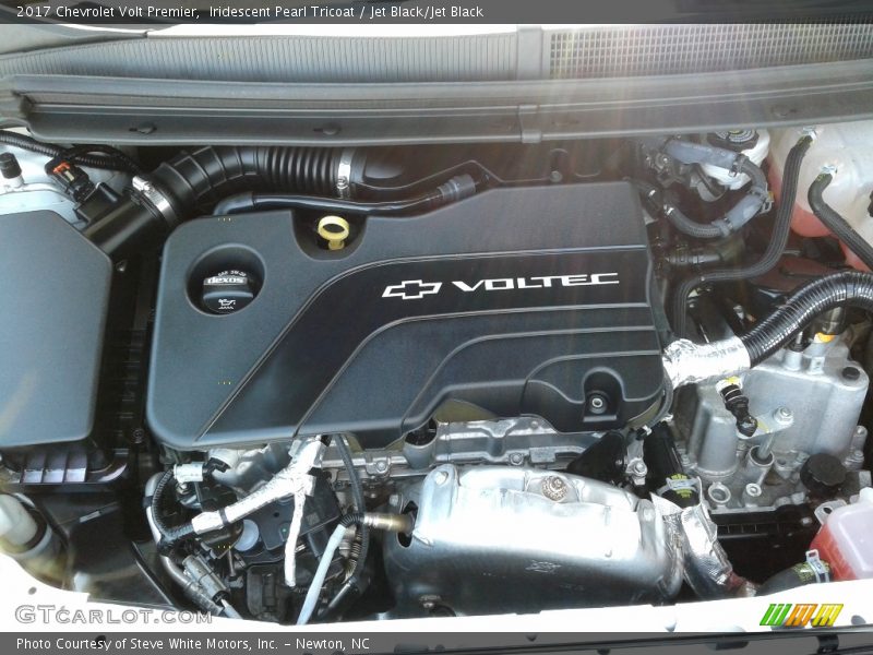 Iridescent Pearl Tricoat / Jet Black/Jet Black 2017 Chevrolet Volt Premier