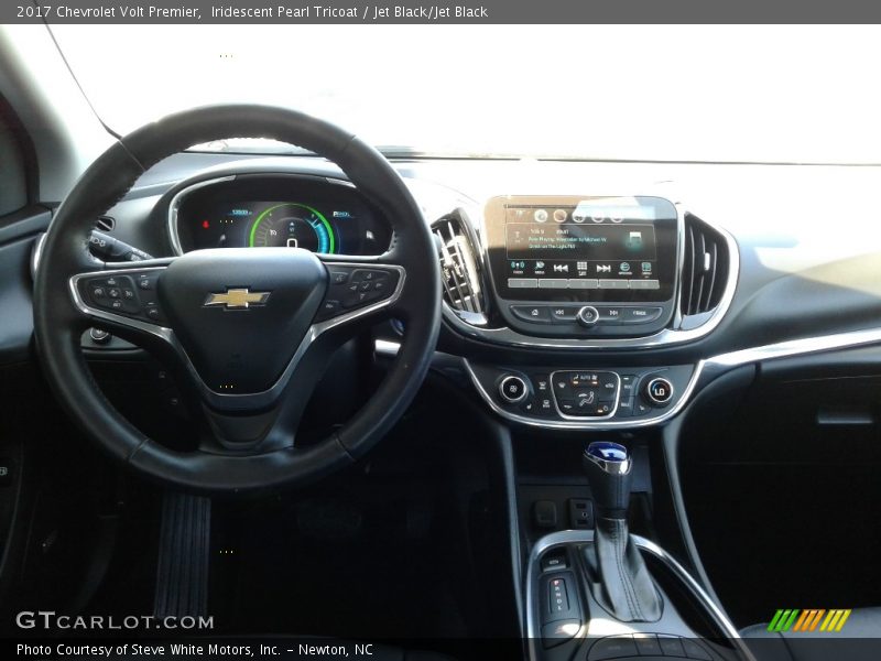 Iridescent Pearl Tricoat / Jet Black/Jet Black 2017 Chevrolet Volt Premier