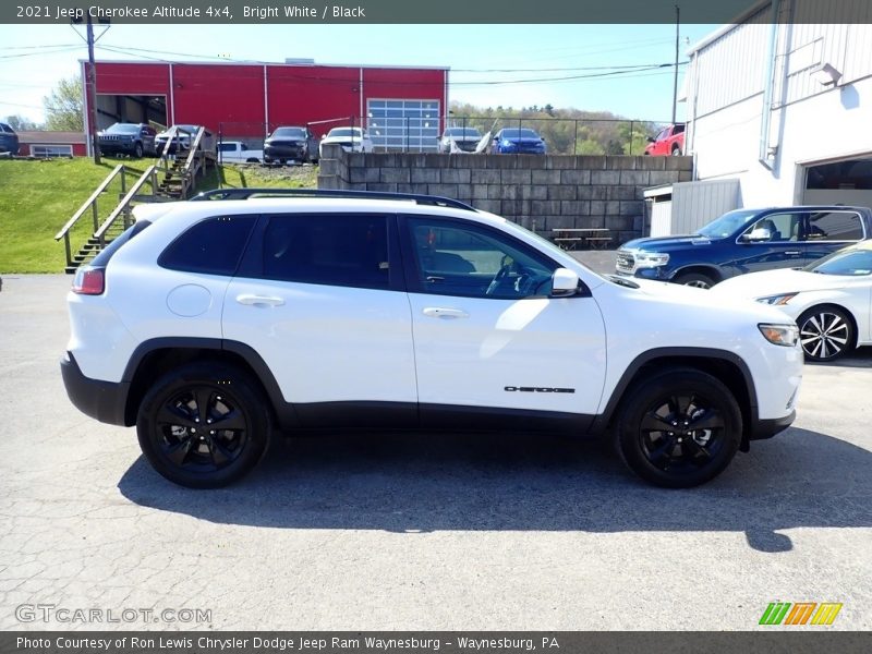 Bright White / Black 2021 Jeep Cherokee Altitude 4x4