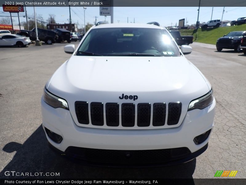 Bright White / Black 2021 Jeep Cherokee Altitude 4x4