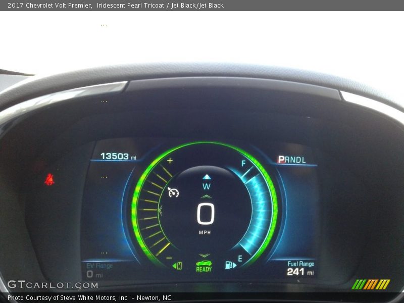 Iridescent Pearl Tricoat / Jet Black/Jet Black 2017 Chevrolet Volt Premier