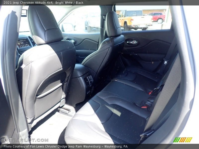 Bright White / Black 2021 Jeep Cherokee Altitude 4x4