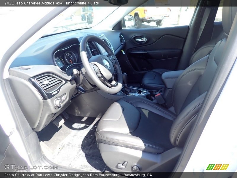 Bright White / Black 2021 Jeep Cherokee Altitude 4x4