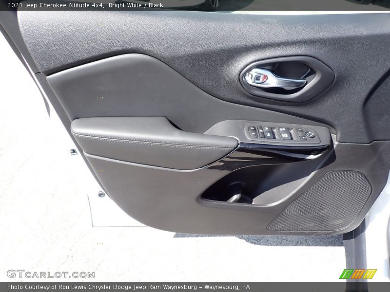 Bright White / Black 2021 Jeep Cherokee Altitude 4x4