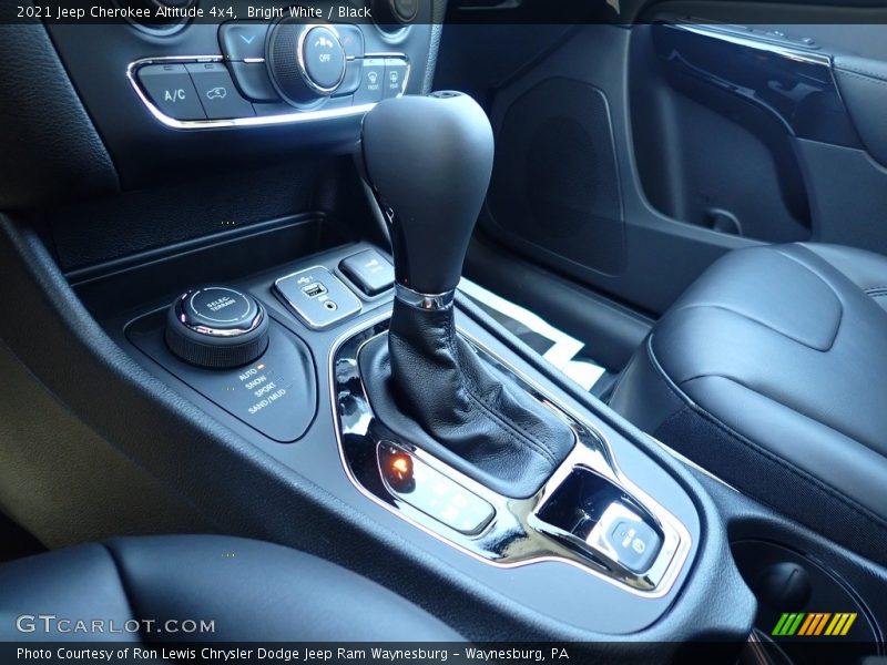 Bright White / Black 2021 Jeep Cherokee Altitude 4x4