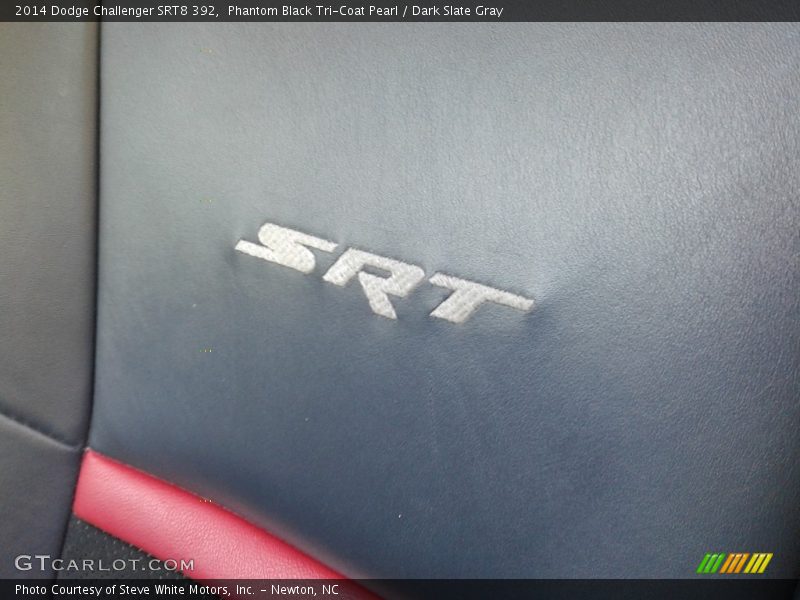 Phantom Black Tri-Coat Pearl / Dark Slate Gray 2014 Dodge Challenger SRT8 392