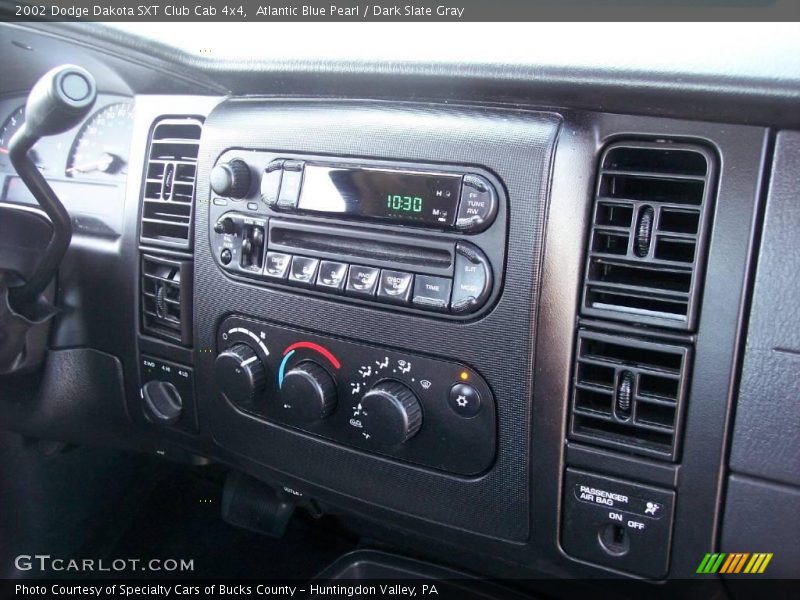 Atlantic Blue Pearl / Dark Slate Gray 2002 Dodge Dakota SXT Club Cab 4x4