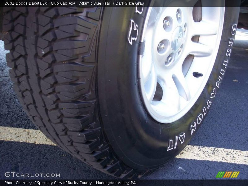 Atlantic Blue Pearl / Dark Slate Gray 2002 Dodge Dakota SXT Club Cab 4x4