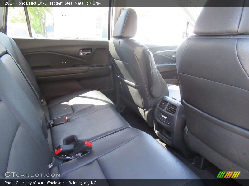 Modern Steel Metallic / Gray 2017 Honda Pilot EX-L