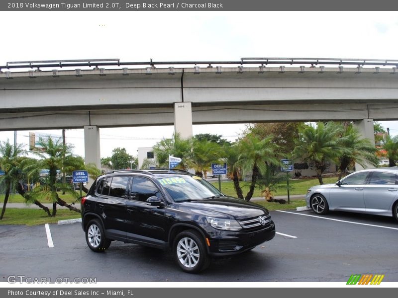 Deep Black Pearl / Charcoal Black 2018 Volkswagen Tiguan Limited 2.0T