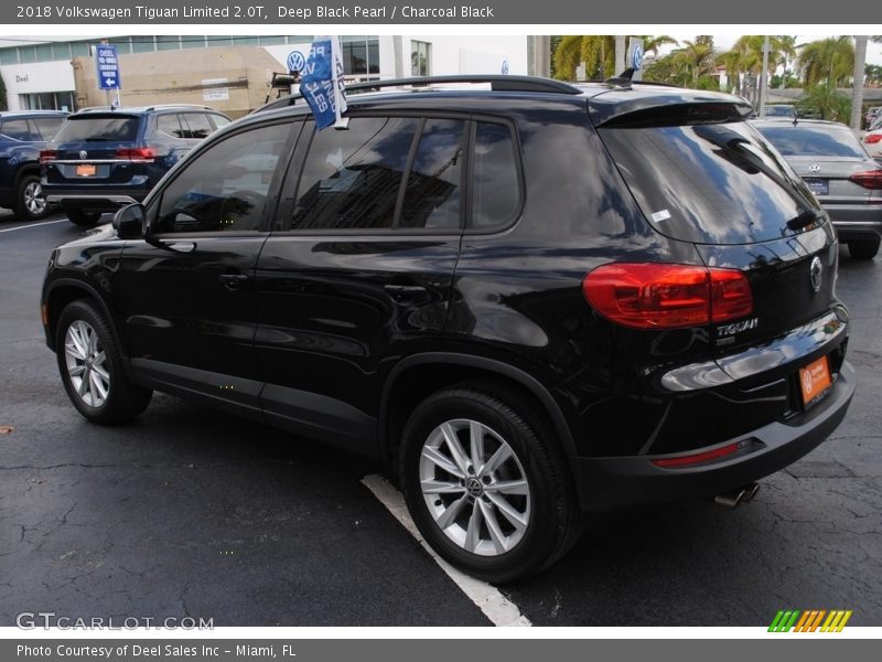 Deep Black Pearl / Charcoal Black 2018 Volkswagen Tiguan Limited 2.0T