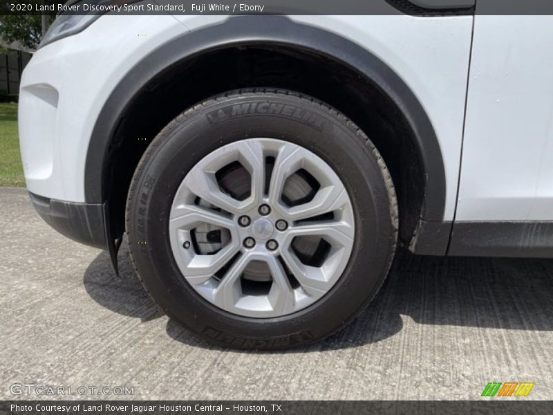Fuji White / Ebony 2020 Land Rover Discovery Sport Standard