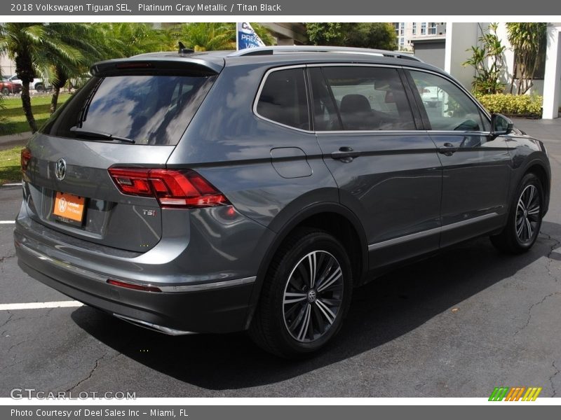 Platinum Gray Metallic / Titan Black 2018 Volkswagen Tiguan SEL