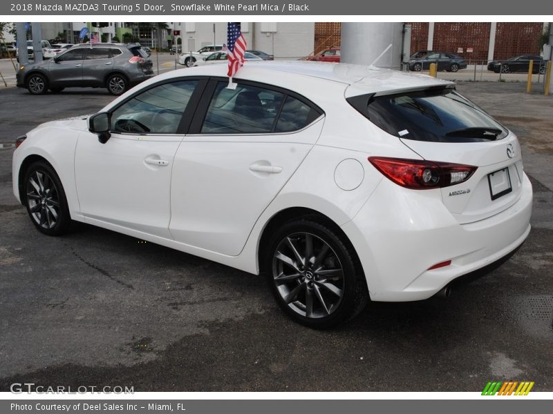 Snowflake White Pearl Mica / Black 2018 Mazda MAZDA3 Touring 5 Door