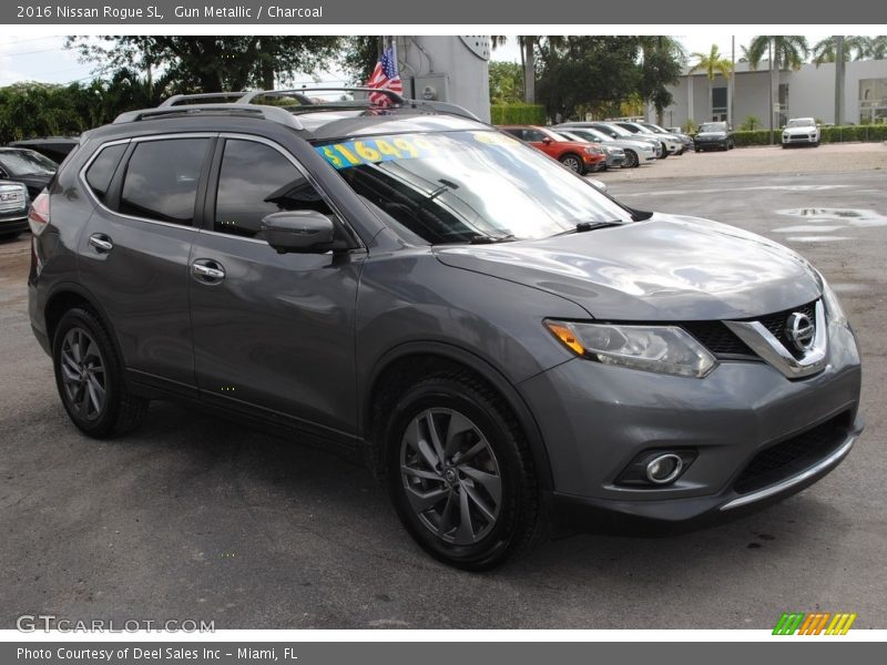 Gun Metallic / Charcoal 2016 Nissan Rogue SL