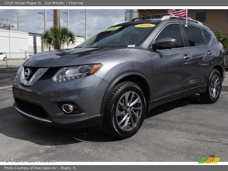 Gun Metallic / Charcoal 2016 Nissan Rogue SL