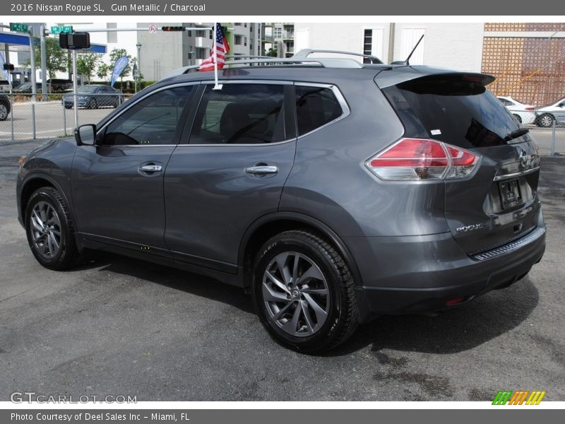 Gun Metallic / Charcoal 2016 Nissan Rogue SL