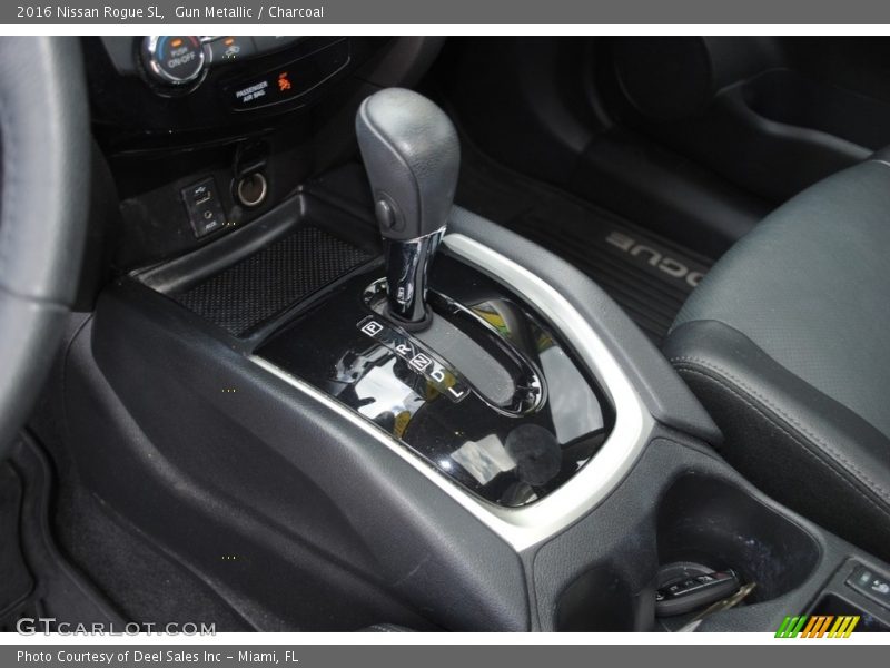 Gun Metallic / Charcoal 2016 Nissan Rogue SL