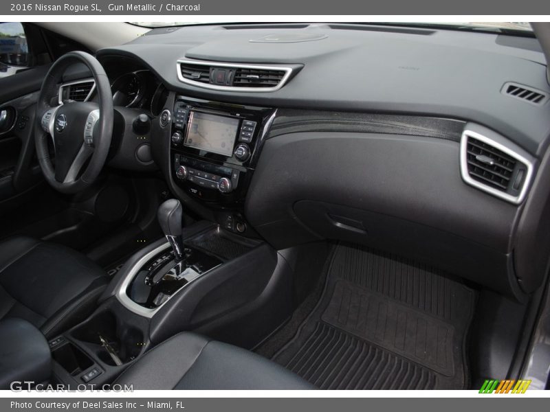 Gun Metallic / Charcoal 2016 Nissan Rogue SL