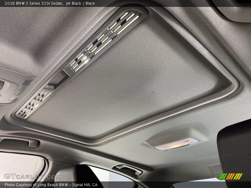 Jet Black / Black 2018 BMW 3 Series 320i Sedan