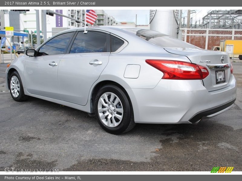 Brilliant Silver / Charcoal 2017 Nissan Altima 2.5 S