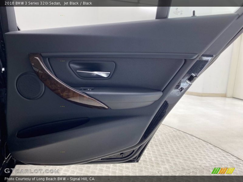 Jet Black / Black 2018 BMW 3 Series 320i Sedan