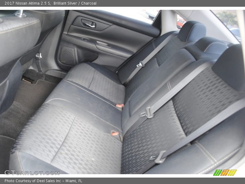 Brilliant Silver / Charcoal 2017 Nissan Altima 2.5 S