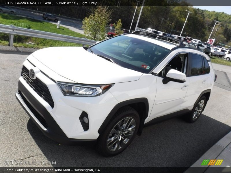 Super White / Light Gray 2019 Toyota RAV4 XLE AWD