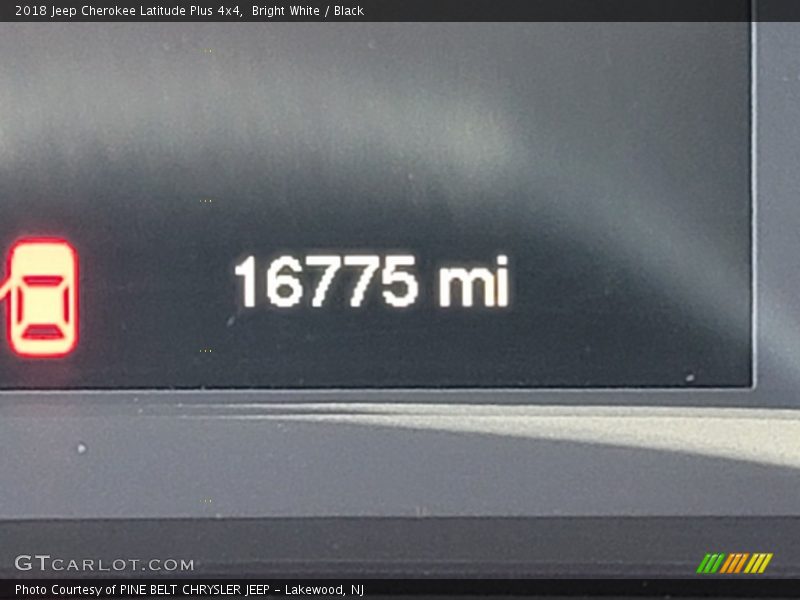 Bright White / Black 2018 Jeep Cherokee Latitude Plus 4x4