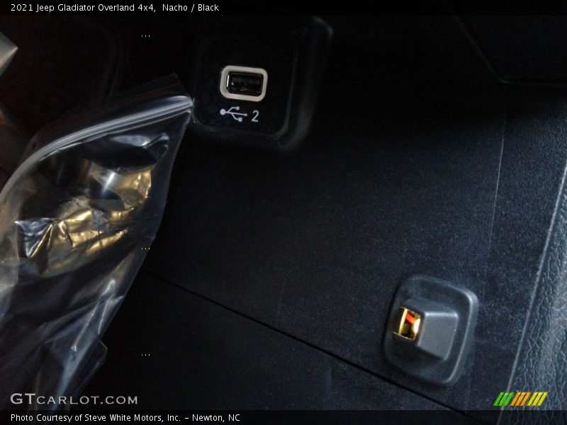 Nacho / Black 2021 Jeep Gladiator Overland 4x4