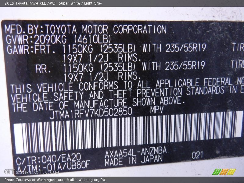 Super White / Light Gray 2019 Toyota RAV4 XLE AWD