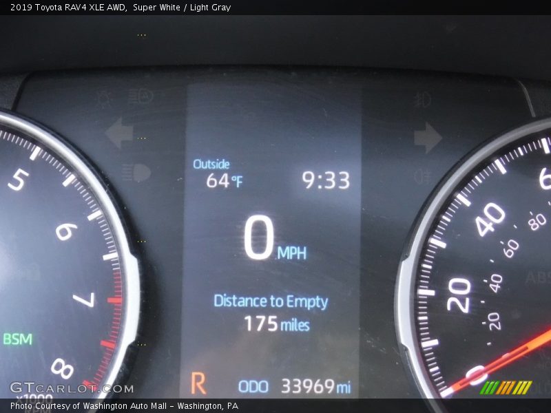 Super White / Light Gray 2019 Toyota RAV4 XLE AWD