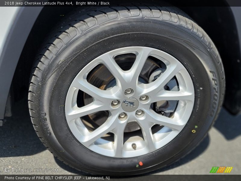 Bright White / Black 2018 Jeep Cherokee Latitude Plus 4x4