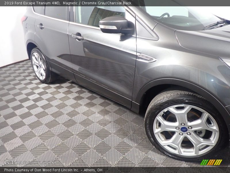 Magnetic / Chromite Gray/Charcoal Black 2019 Ford Escape Titanium 4WD