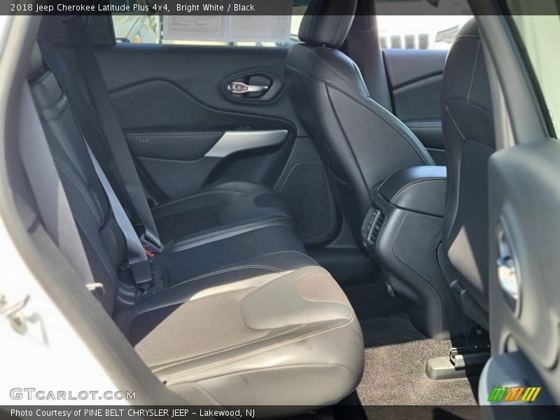 Bright White / Black 2018 Jeep Cherokee Latitude Plus 4x4