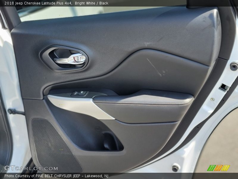 Bright White / Black 2018 Jeep Cherokee Latitude Plus 4x4