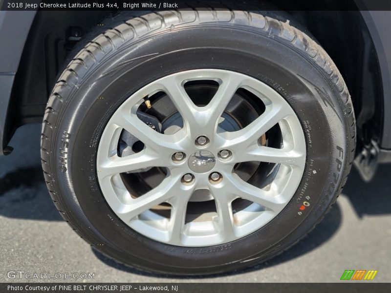 Bright White / Black 2018 Jeep Cherokee Latitude Plus 4x4